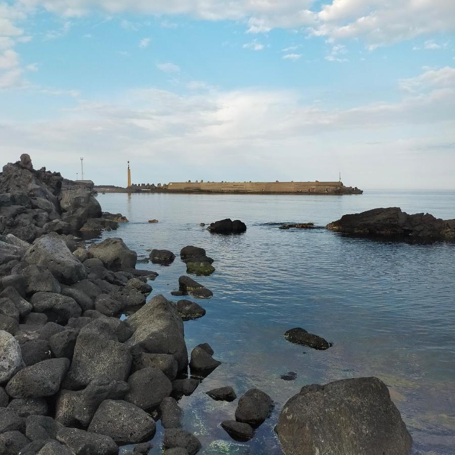 B&B La Spiaggetta Di Stazzo Ачиреале Экстерьер фото