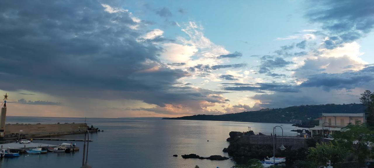 B&B La Spiaggetta Di Stazzo Ачиреале Экстерьер фото