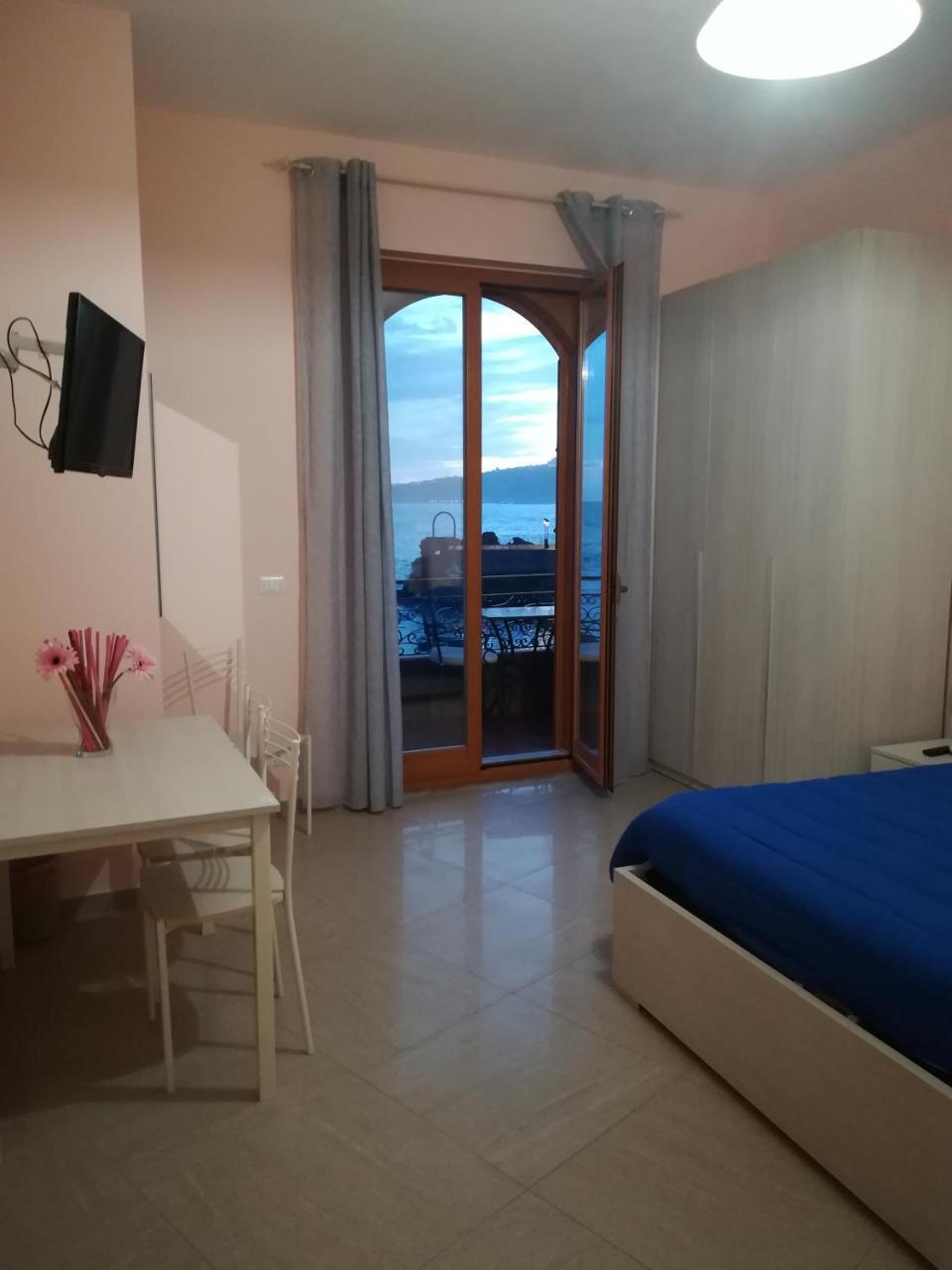 B&B La Spiaggetta Di Stazzo Ачиреале Номер фото